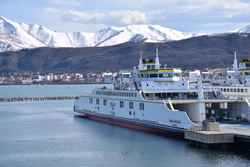 Tatvan ferry